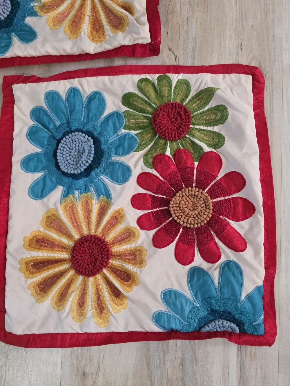 Pier 1 Imports Embroidered Applique Floral Throw Accent Pillow Cover Set Of 2 18